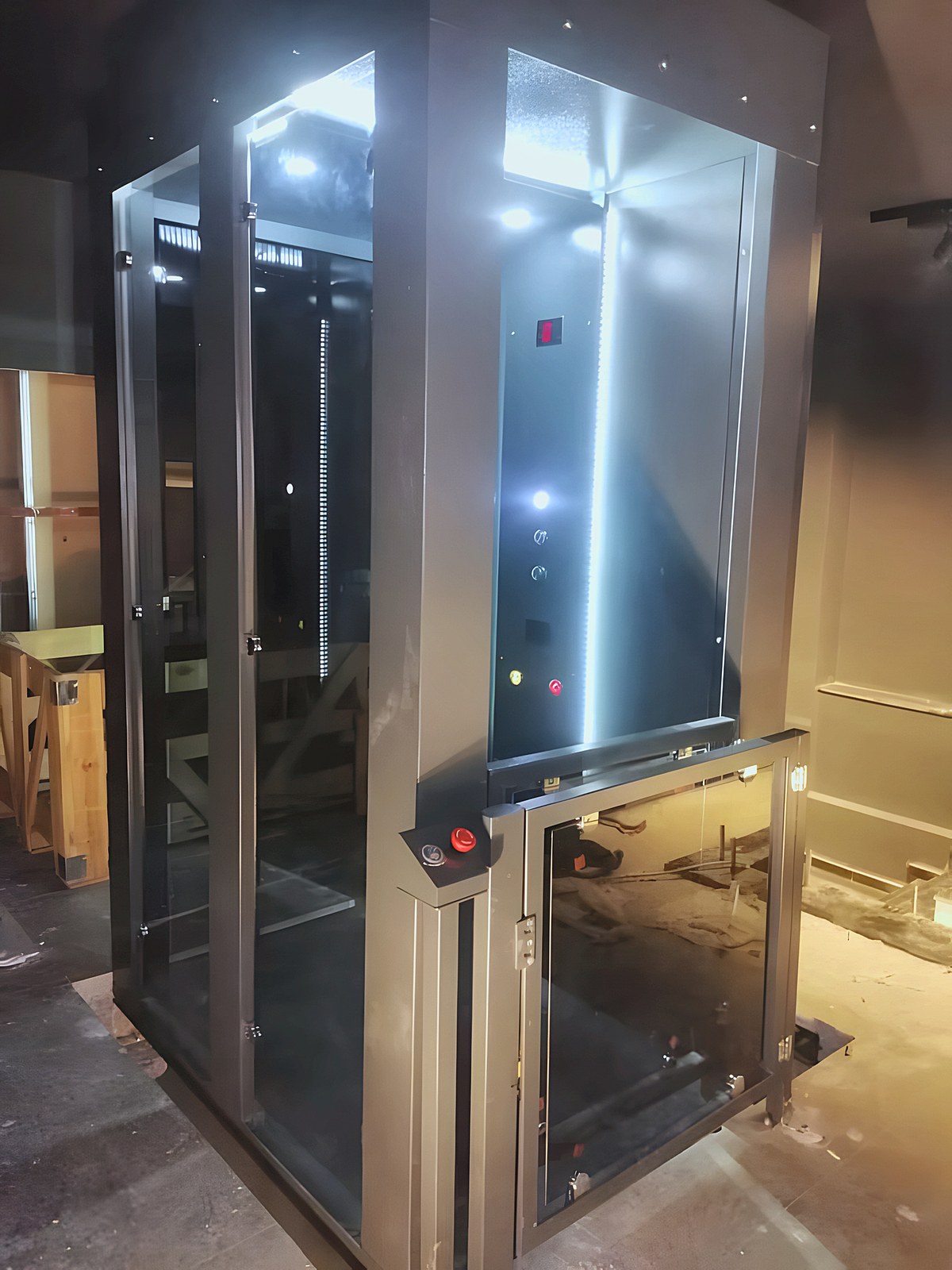 Panoramic lift with a black frame after installation