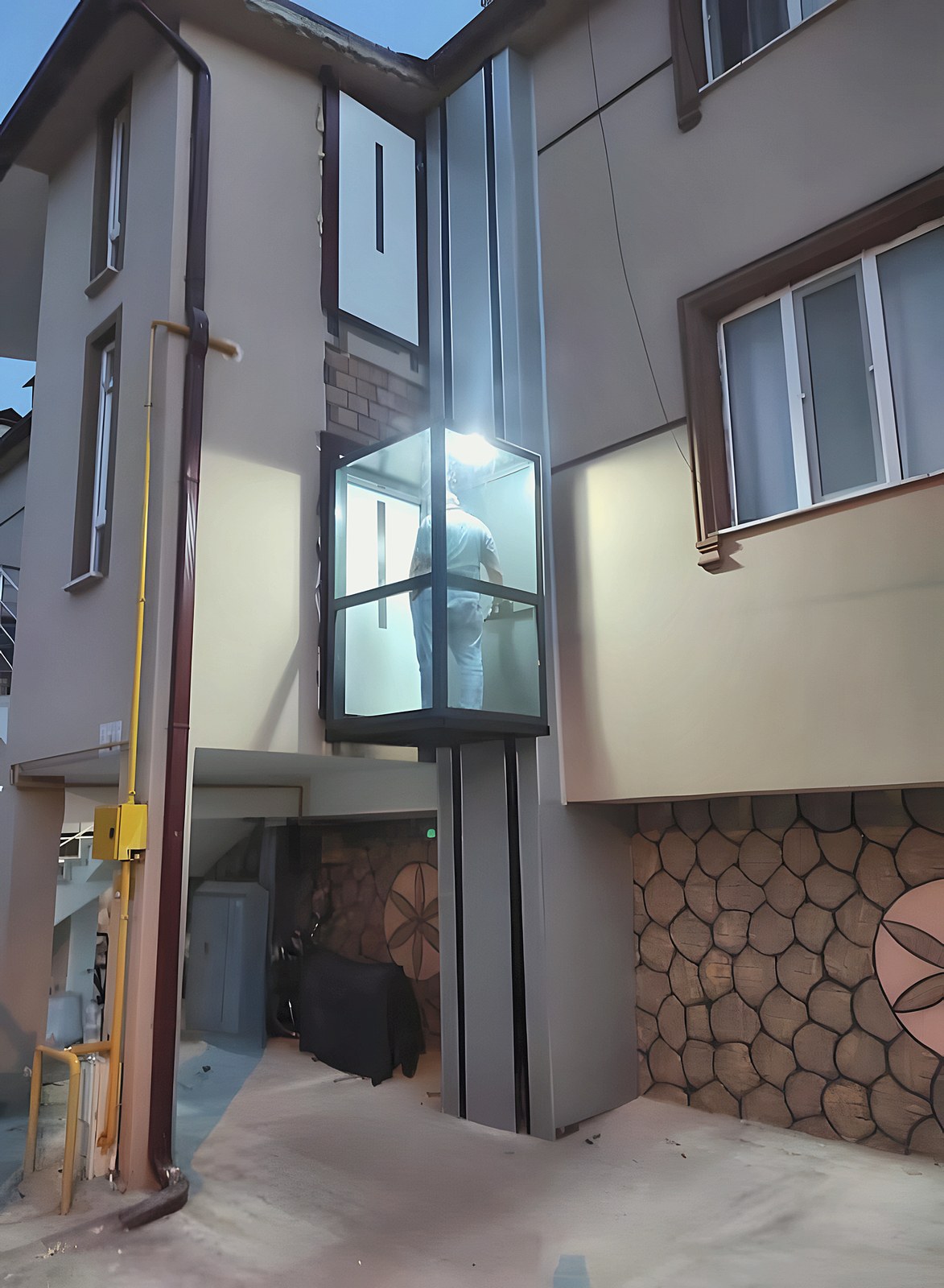 Exterior panoramic lift on a villa façade