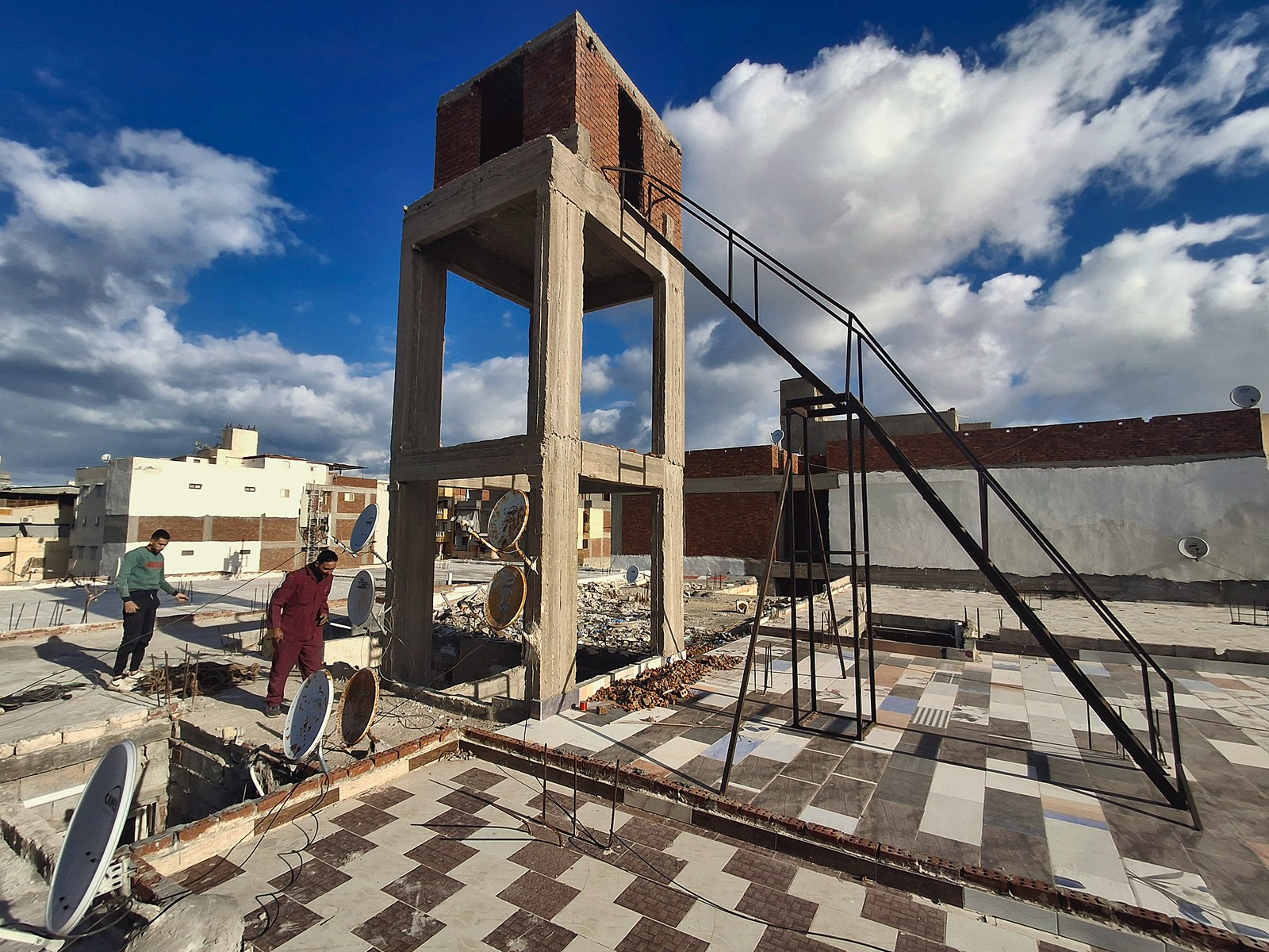 Rooftop machine-room structure — view 3