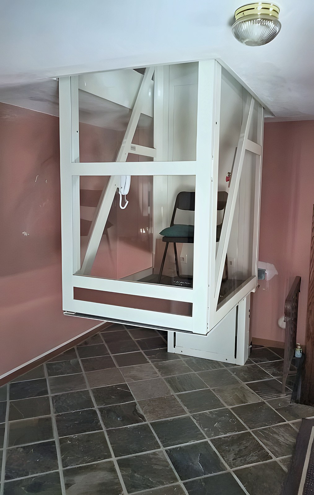 Shaft-less home-lift structure before cladding