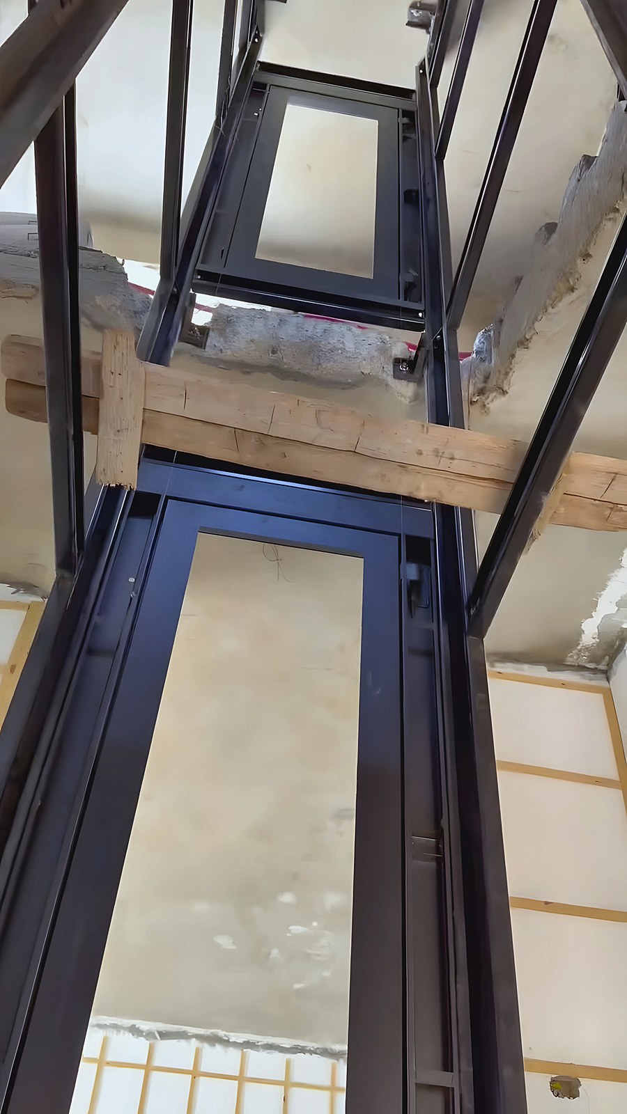 Steel shaft structure inside the stairwell
