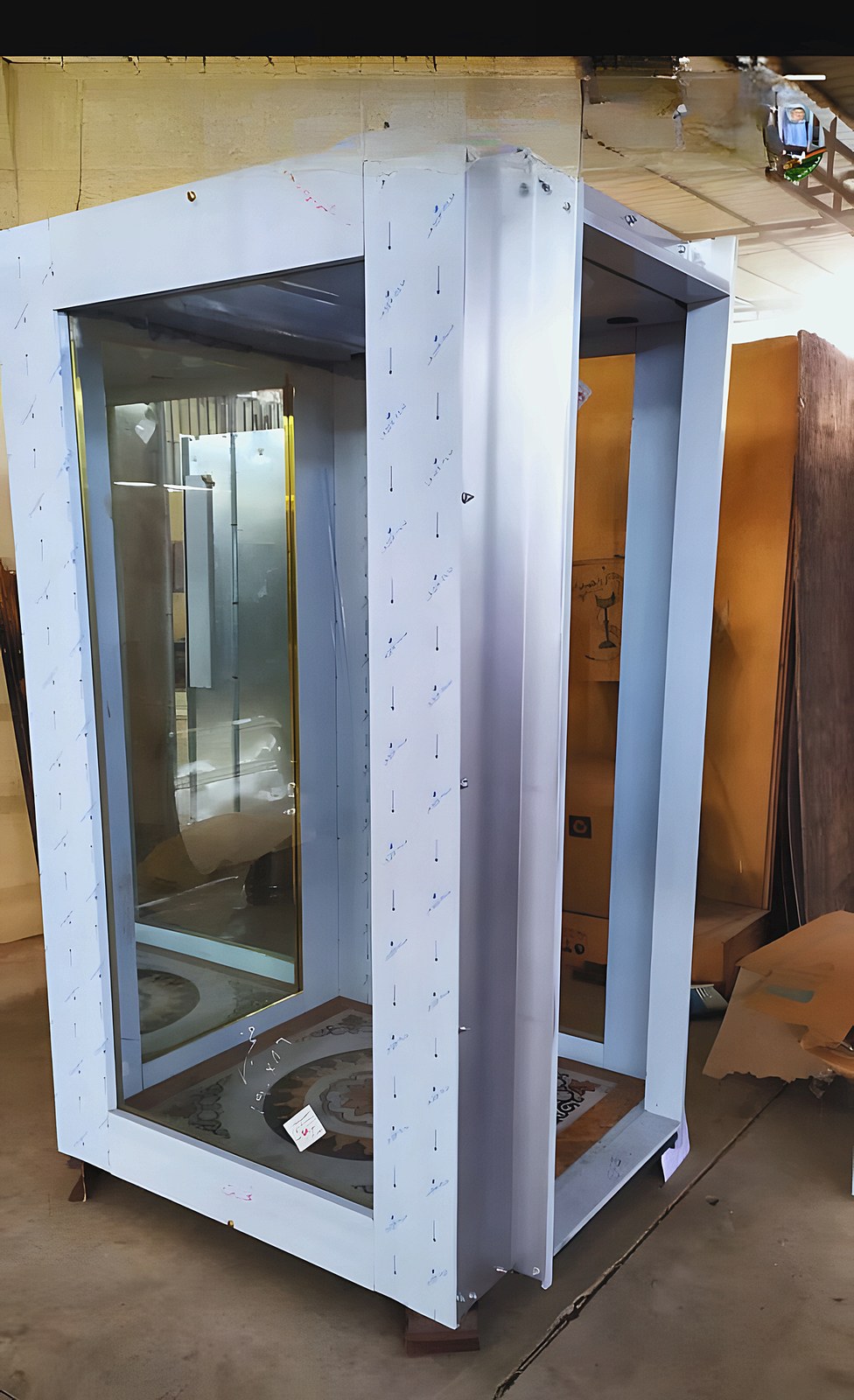 Cabin frame in the workshop